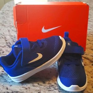 Boys 6c nikes
